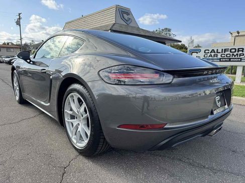 Used 2019 Porsche 718 Cayman RWD image 4