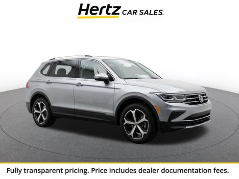 Used 2026 Volkswagen Tiguan SE AWD/4WD image 1