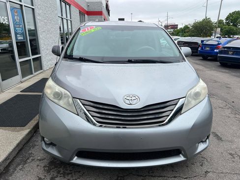 Used 2011 Toyota Sienna XLE w/ Entertainment Pkg FWD image 9