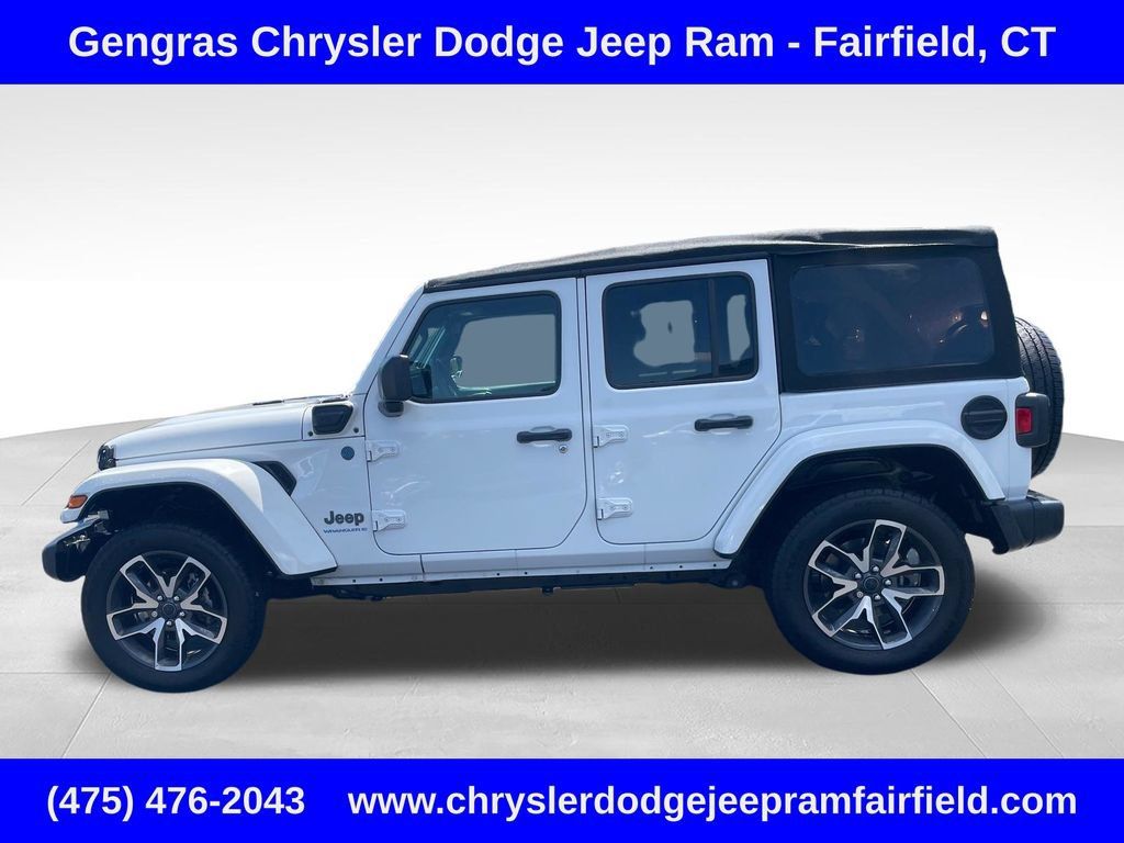 Certified 2024 Jeep Wrangler Unlimited w/ Convenience Group AWD/4WD image 4