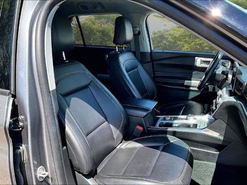 Certified 2023 Ford Explorer XLT w/ Equipment Group 202A AWD/4WD image 7