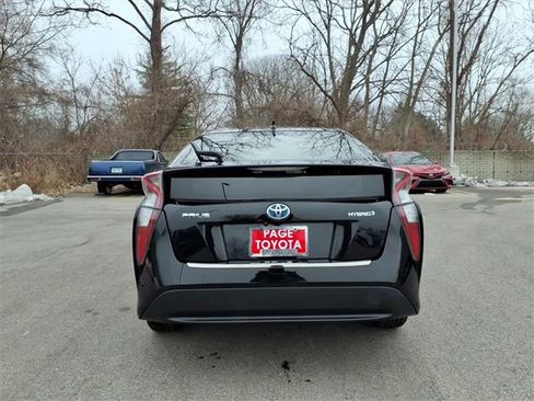 Used 2016 Toyota Prius Three image 6