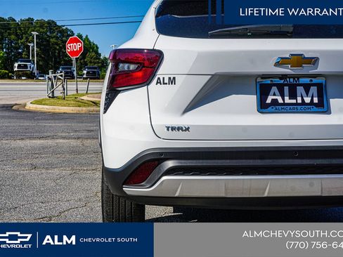 New 2026 Chevrolet Trax LT w/ Driver Confidence Package FWD image 15
