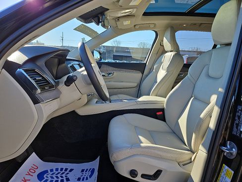 Certified 2023 Volvo XC90 B6 Plus w/ Protection Package Premier image 13