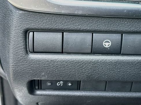 Used 2022 Nissan Rogue SV AWD/4WD image 13