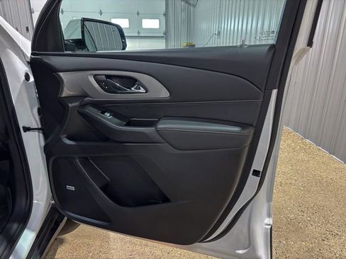 Used 2020 Chevrolet Traverse LT w/ LPO, Midnight Edition image 25