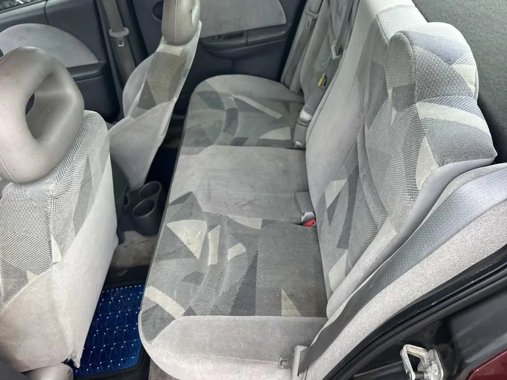 Used 2003 Saturn ION Level 2 w/ Convenience Pkg FWD image 9