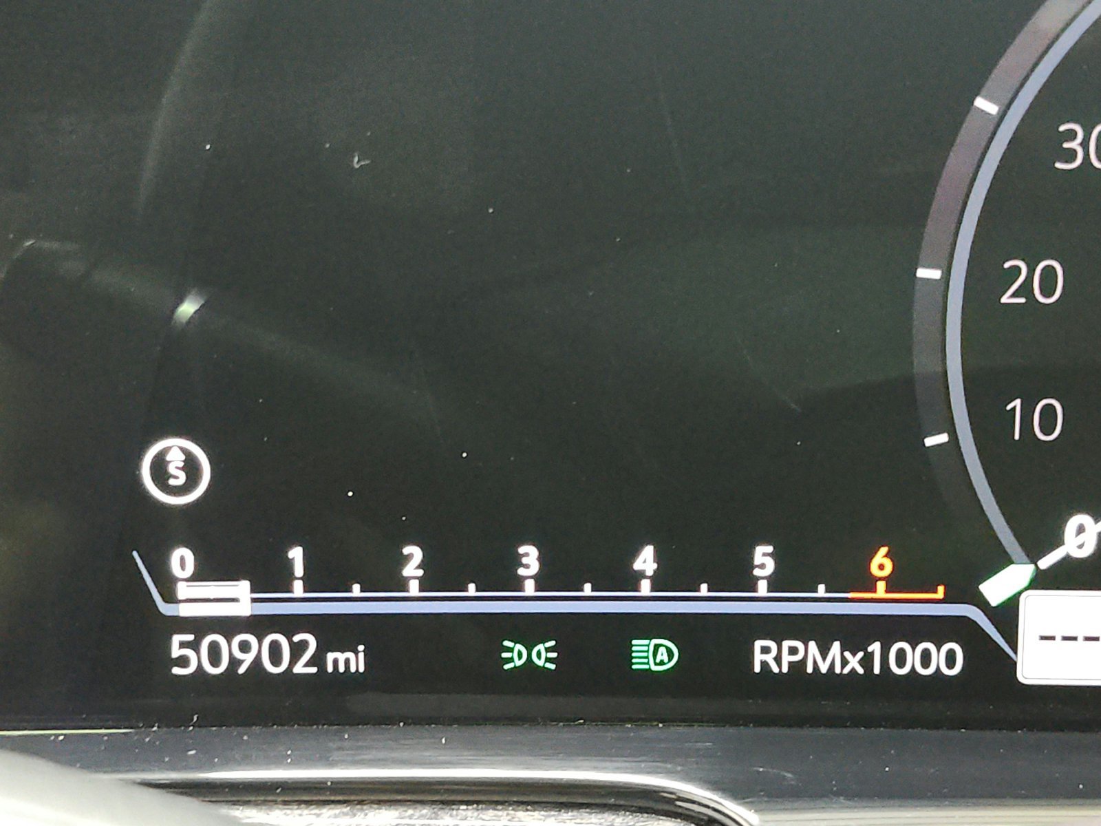 Used 2021 Cadillac Escalade ESV Premium Luxury AWD/4WD image 22