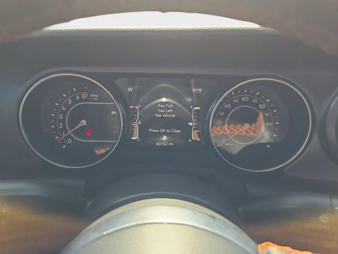 Used 2023 Jeep Gladiator Mojave AWD/4WD image 23