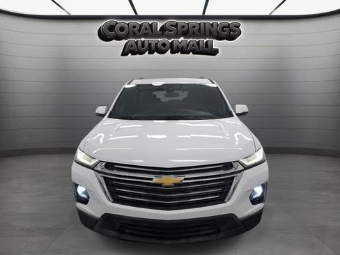 Used 2023 Chevrolet Traverse LT FWD image 2