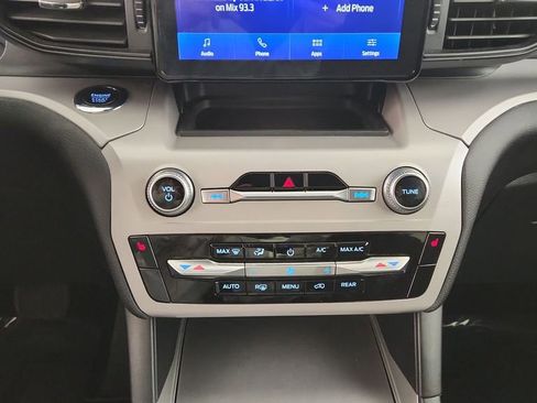 Certified 2023 Ford Explorer XLT image 16