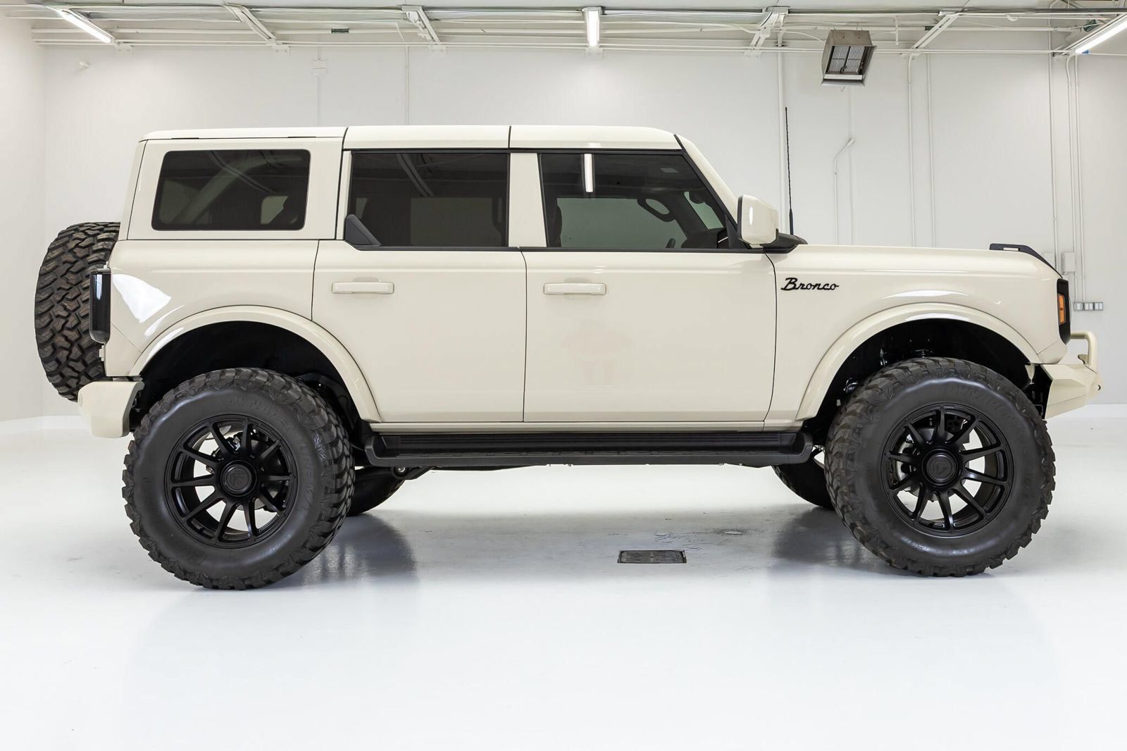 Used 2026 Ford Bronco Outer Banks AWD/4WD image 10