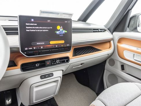 New 2025 Volkswagen ID. Buzz Pro S Plus image 10