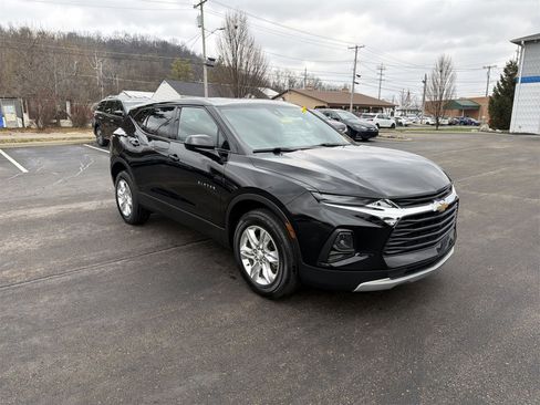 Used 2022 Chevrolet Blazer LT image 2