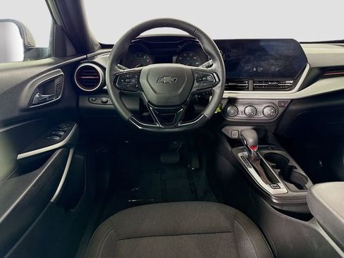 Used 2024 Chevrolet Trax RS image 21