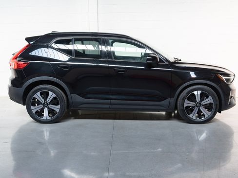 Used 2023 Volvo XC40 Recharge Plus AWD/4WD image 13