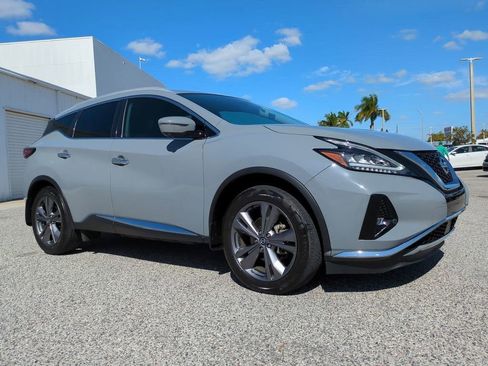 Certified 2022 Nissan Murano Platinum w/ Cargo Package image 3