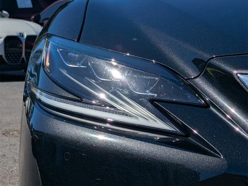 Used 2020 Lexus LS 500 w/ Luxury Package image 28