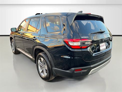 Used 2025 Honda Pilot EX-L image 5