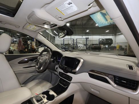 Used 2021 GMC Terrain Denali image 28