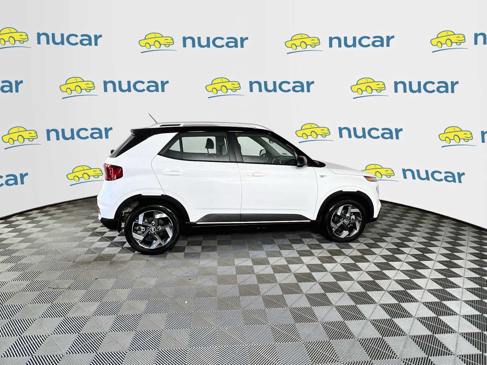 Certified 2024 Hyundai Venue Limited FWD image 8