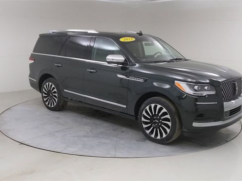 Used 2023 Lincoln Navigator Black Label image 12