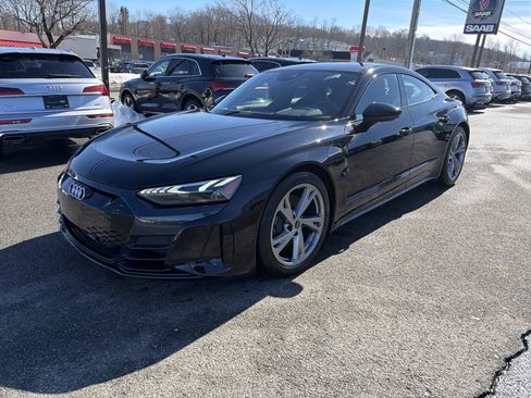 Certified 2024 Audi e-tron GT Premium Plus image 3
