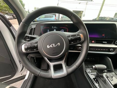 Used 2025 Kia Sportage EX image 13
