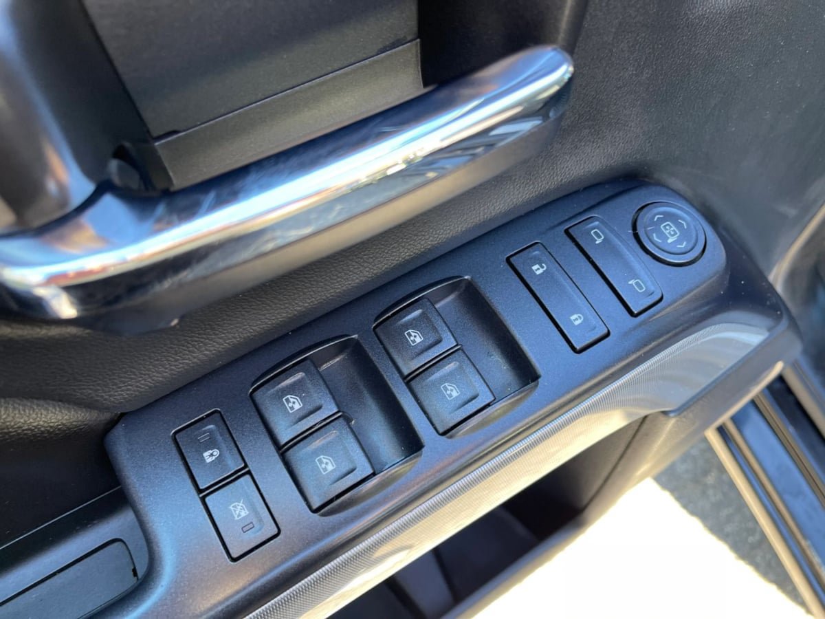 Used 2015 Chevrolet Silverado 1500 LT AWD/4WD image 18