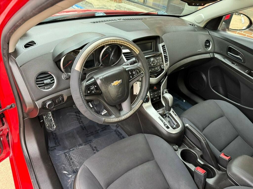 Used 2016 Chevrolet Cruze LT FWD image 11