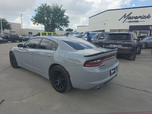 Used 2021 Dodge Charger SXT w/ Blacktop Package RWD image 2