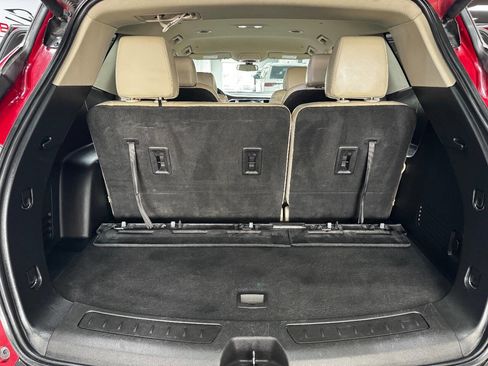 Used 2021 Buick Enclave Essence image 46