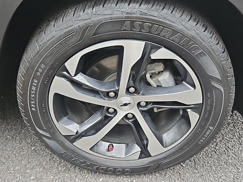 Used 2024 Chevrolet Trax RS w/ Driver Confidence Package FWD image 8