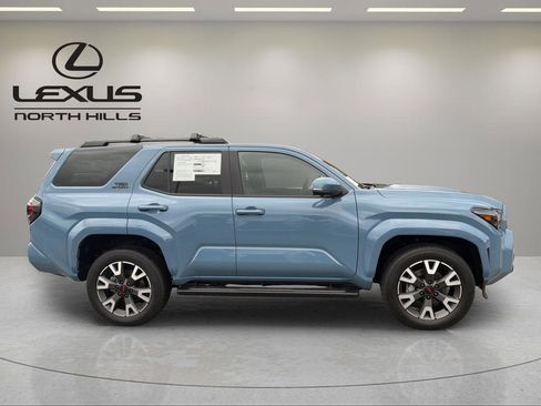 Used 2025 Toyota 4Runner TRD Sport Premium w/ Tow Technology Package image 5