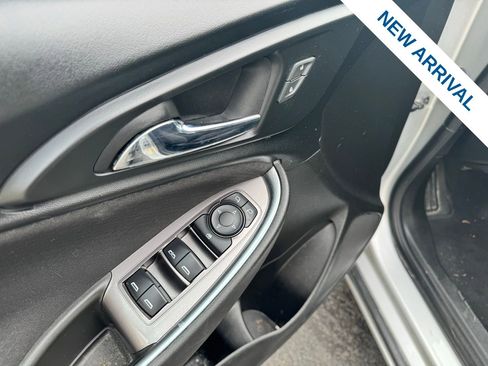 Used 2021 Chevrolet Malibu LT image 17