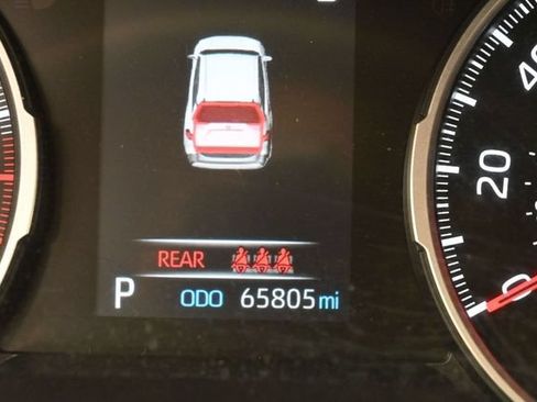 Used 2021 Toyota RAV4 LE w/ Carpet Mat Package (TMS) AWD/4WD image 14