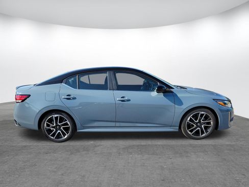 Used 2024 Nissan Sentra SR FWD image 4