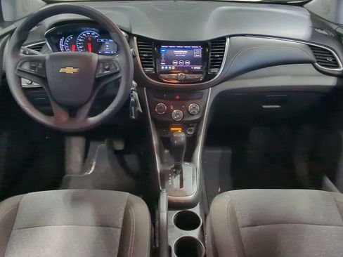 Used 2021 Chevrolet Trax LS w/ Tint and Cruise Package AWD/4WD image 18