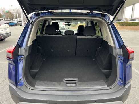 Certified 2023 Nissan Rogue SV image 24