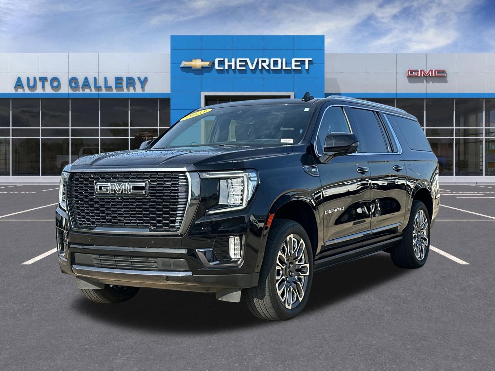 Certified 2023 GMC Yukon XL Denali Ultimate AWD/4WD image 1