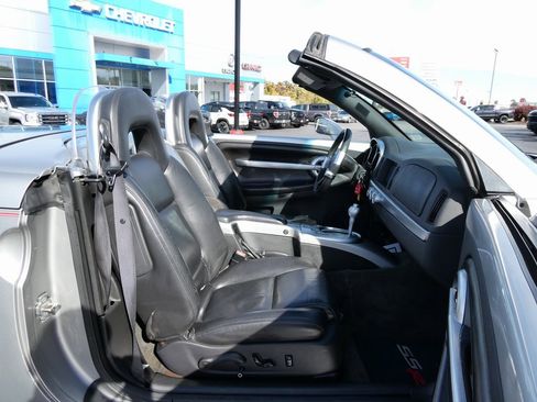 Used 2005 Chevrolet SSR Base 2D Standard Cab w/ Preferred Equipment Group image 21