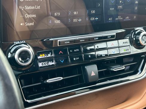 Used 2022 Toyota Highlander Platinum image 20