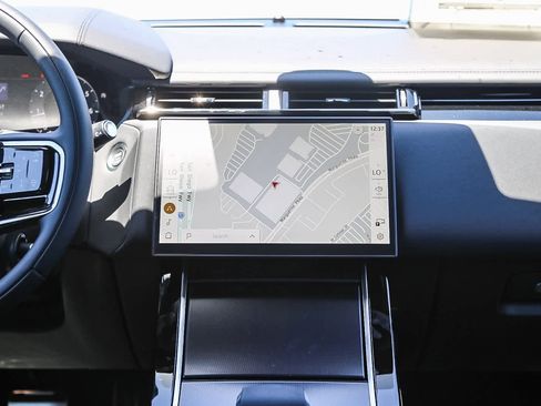 New 2026 Land Rover Range Rover Velar Dynamic SE image 11