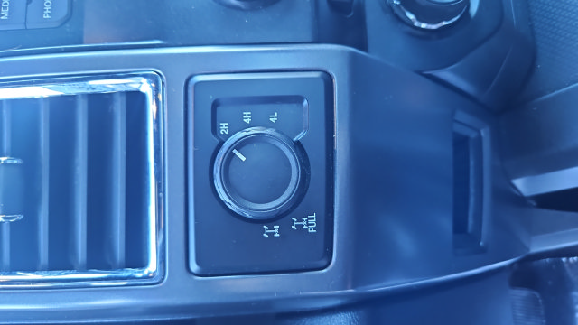 Used 2015 Ford F150 XLT w/ Equipment Group 301A Mid AWD/4WD image 32