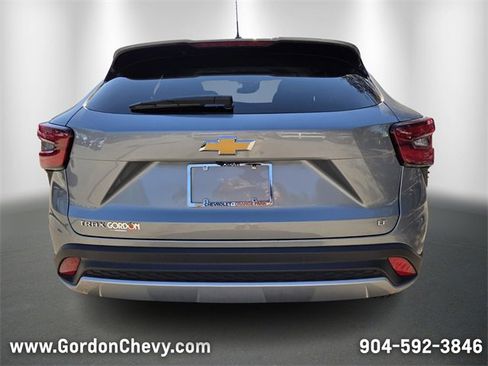 Certified 2025 Chevrolet Trax LT w/ LT Convenience Package image 4