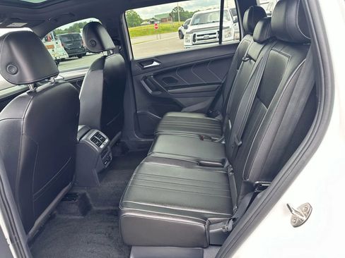 Used 2024 Volkswagen Tiguan SE R-Line image 10