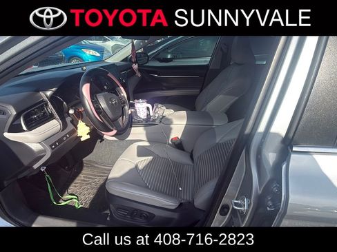 Used 2022 Toyota Camry SE image 5