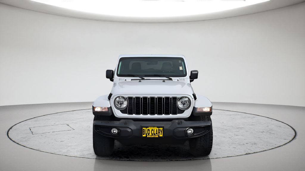 Used 2025 Jeep Gladiator Sport AWD/4WD image 4