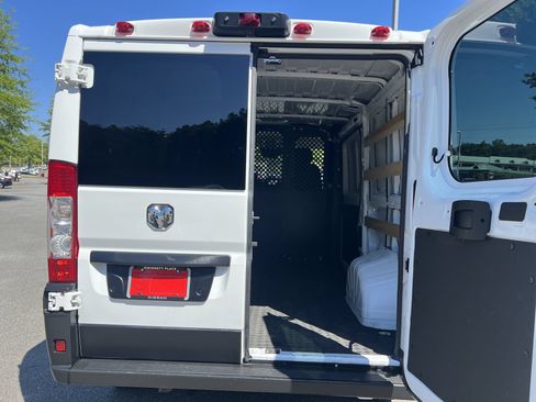 Used 2025 RAM ProMaster 2500 w/ U-Haul Equipment Group FWD image 18