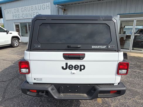 Used 2025 Jeep Gladiator Sport AWD/4WD image 5